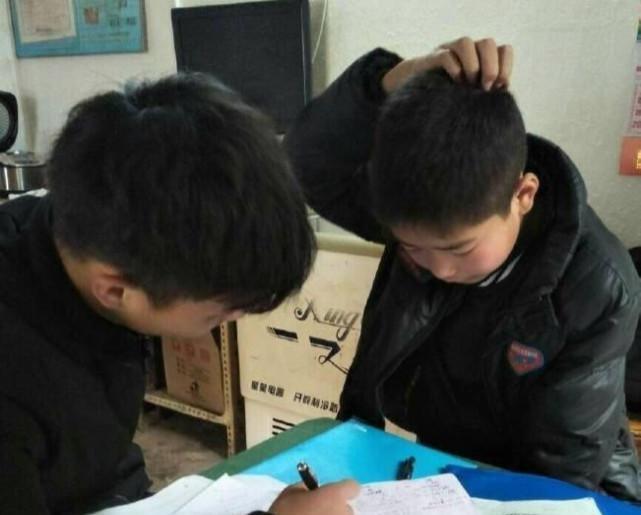 家长|蛮不讲理!女孩“当家教”被扣2500元,家长:考了倒数第一