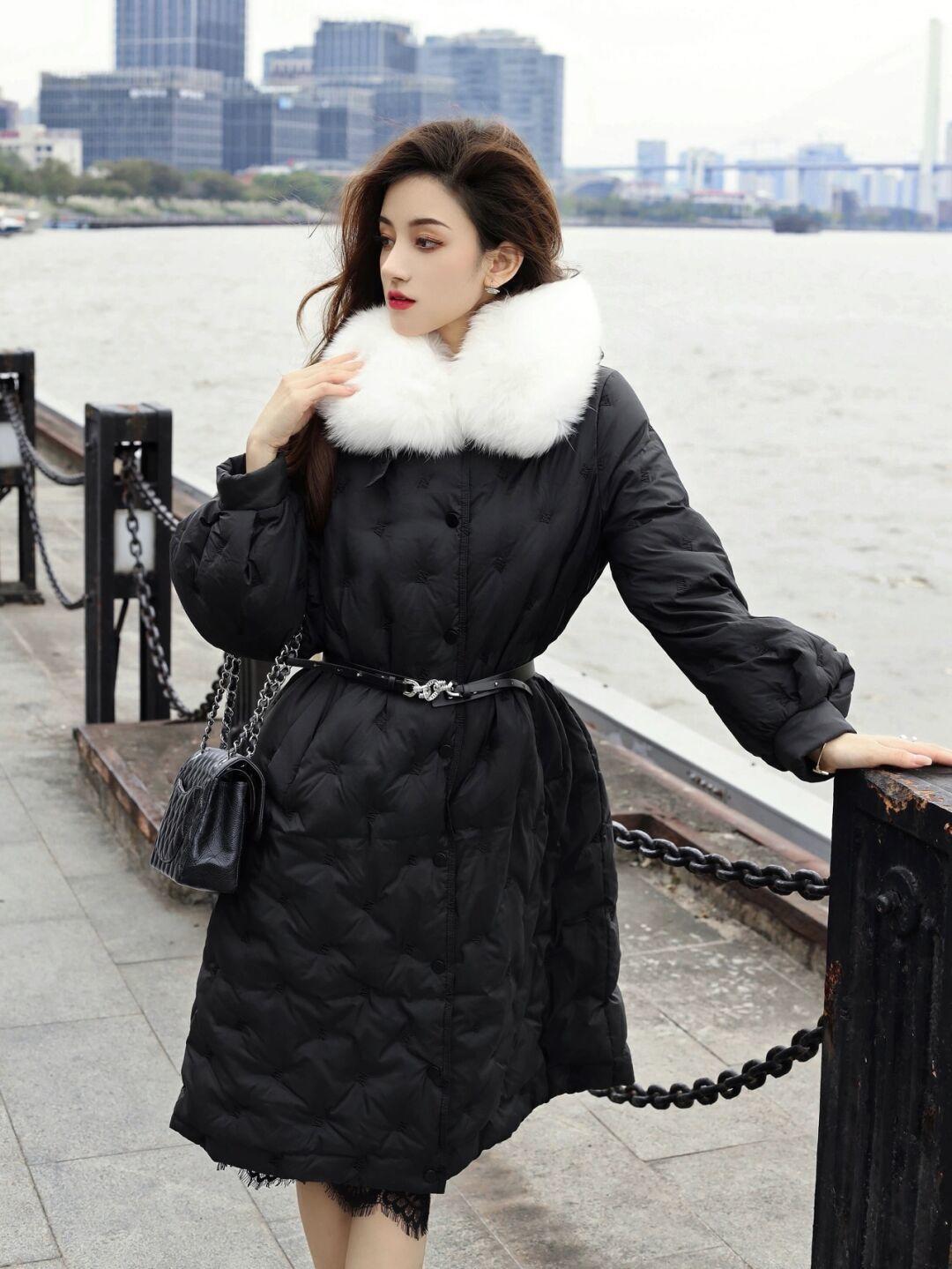 更上一层楼 冬天穿羽绒服太臃肿了?不妨试试这几款,保暖时髦还特显瘦