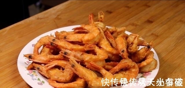虾皮虾|炸大虾,有人用面粉有人直接炸?都不对!教你正确做法,酥脆解馋