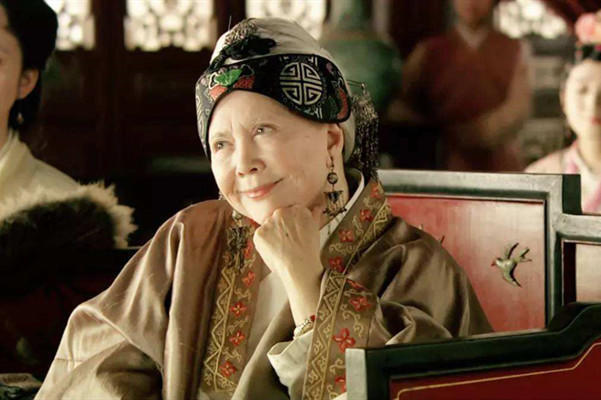 鼓励|贾母鼓励黛玉识文断字,薛宝钗却偷偷让她守拙,惜春:可怕的祖母