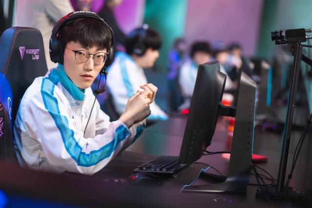 LCK|TES遭淘汰后LCK论坛狂欢！恭喜DWG夺冠！疯狂嫌弃SN