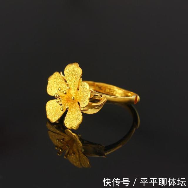 女人|实话实说,女人到了30岁别戴廉价货,这些黄金首饰才是“贵妇款”