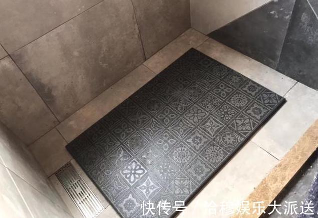 卫生间|卫生间做这种拉槽设计，排水顺畅还防滑，再也不怕地面湿漉漉了