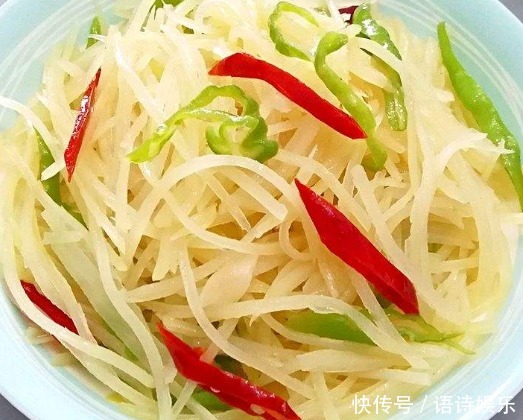炒土豆丝时，不能直接下锅炒，大厨教你多做1步，才会脆爽不粘锅