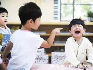 小朋友|幼儿园里被欺负的往往是4种孩子，家长别不当回事