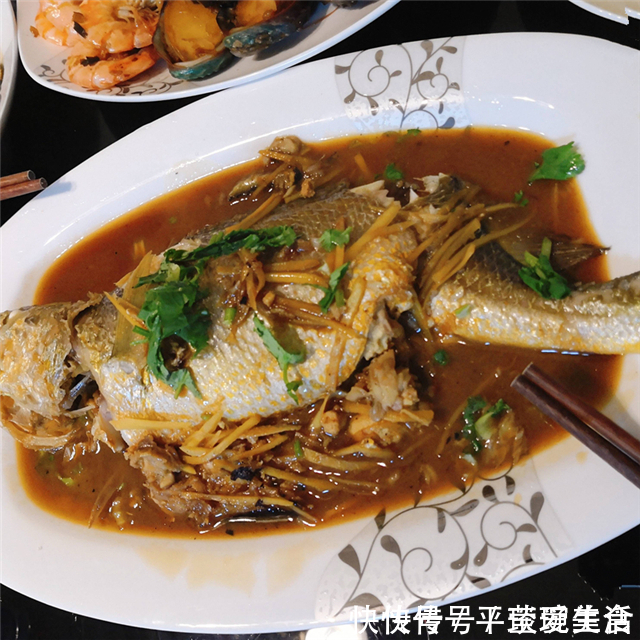 下厨|同事来家里蹭饭，婆婆下厨招待，一桌菜体面又周到，觉得怎么样