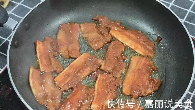猪肉别再炖着吃了，教你猪肉最好吃的做法，咸香酥脆，做法简单！