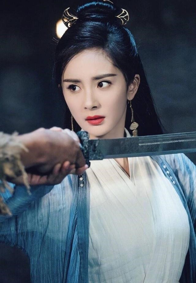 苏小暖|苏小暖《神医凰后》已落败,只因路非这本小说突然崛起,冲上榜首