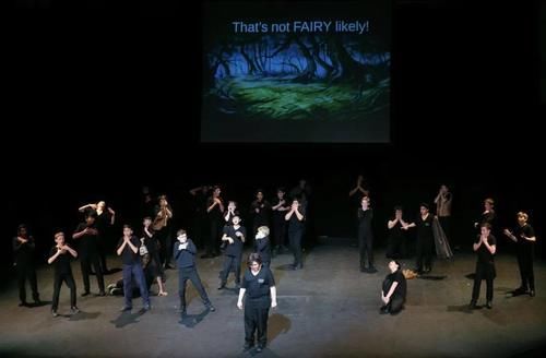  孩子们|英国初中戏剧课堂：时间旅行者，探索孩子身上更多的可能！