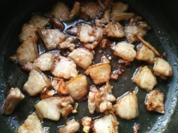 好吃不腻的杏鲍菇炒肉片,每一口香嫩爽滑,十分下饭