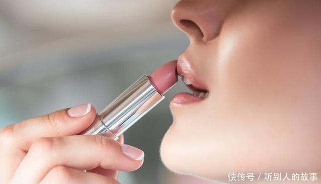 女人|女人出门化淡妆能让形象升华，教你正确步骤，简单又漂亮