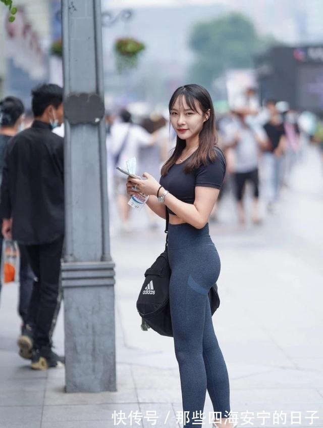 回头率 健美裤打扮更显时尚美丽,展现出不俗的品位!