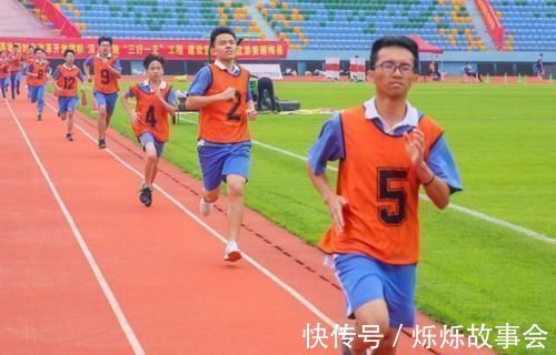 体育|体育老师公认“省力”跑步法,助力学生轻松到终点,考生可参考