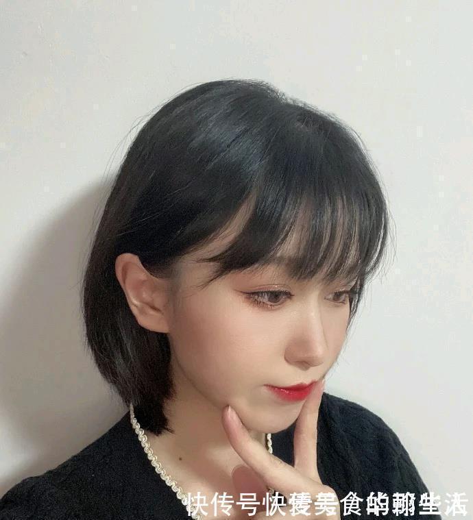新年|分享几款适合方脸、大脸的发型,显脸小还减龄,很适合新年剪