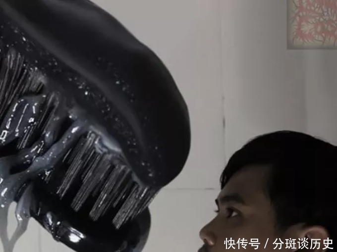 工具|泰国小哥因cos毒液走红,看到“廉价”工具,网友:我笑出了鹅叫!