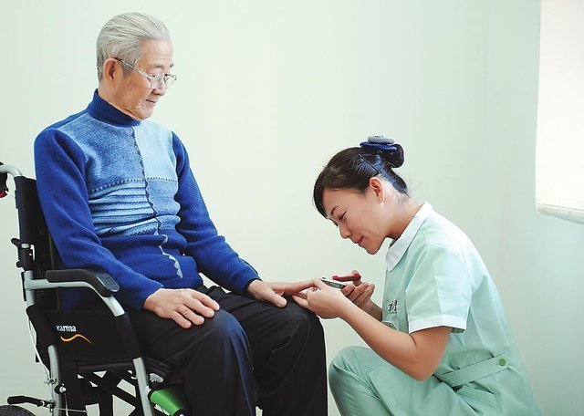 中年人|血糖新标已公布,不是3.9-6.1,而是这个范围,自查一下你高吗?