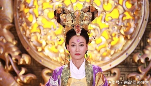 金属|老农上山采药,意外挖出一金片,擦干一看立马上交