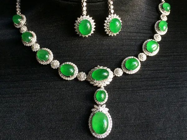 花式链$翡翠项链鉴赏,时尚与经典的完美结合