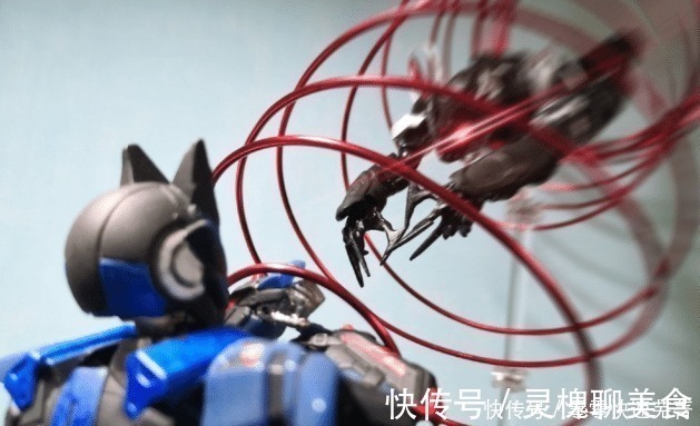 假面骑士|假面骑士零一亚克零高光时刻被还原，手撕刃姐，瞬间秒杀金属簇！