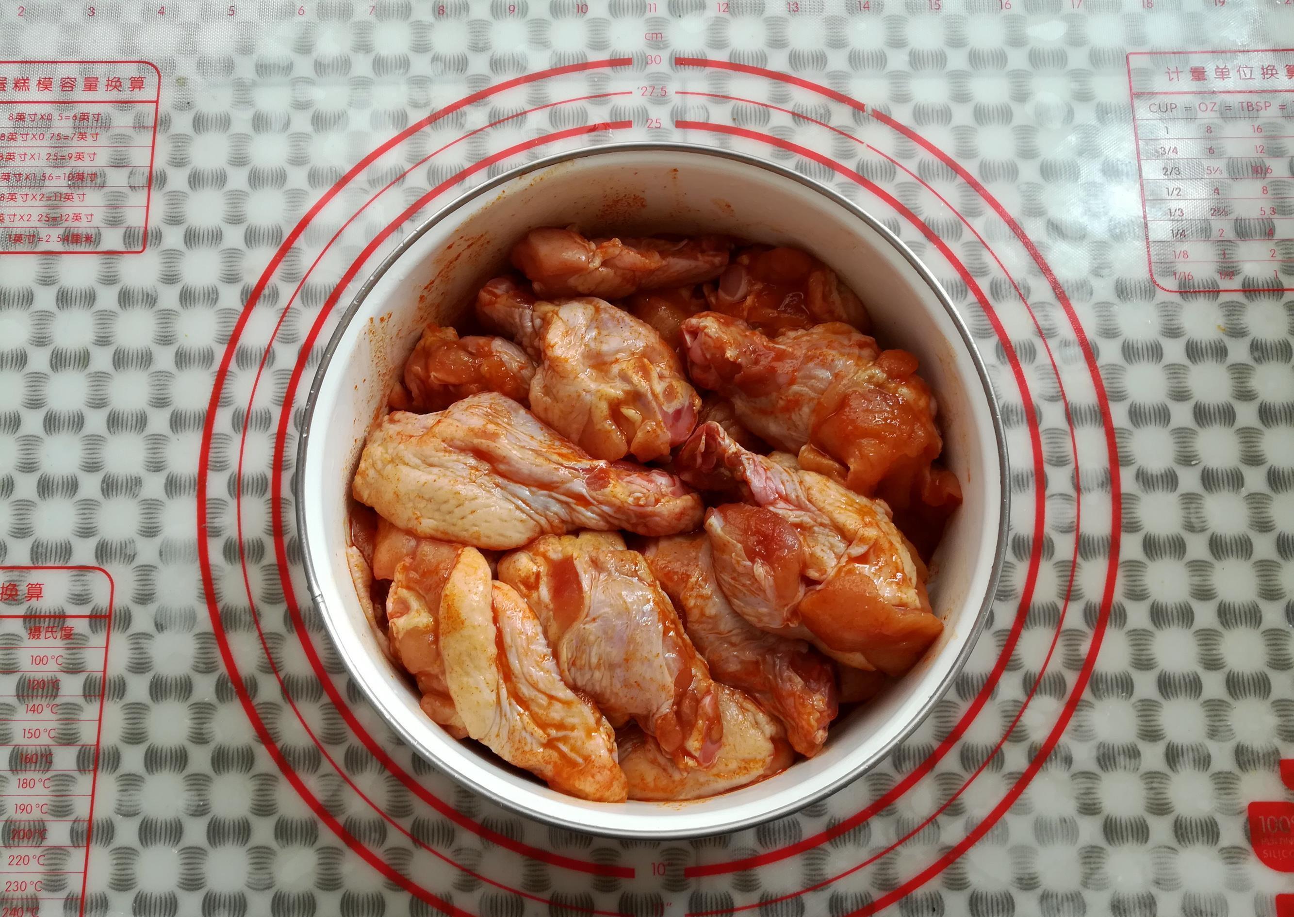 烤箱|想吃烤鸡翅,没有炉火和烤箱?我用它来做,香嫩细滑真好吃