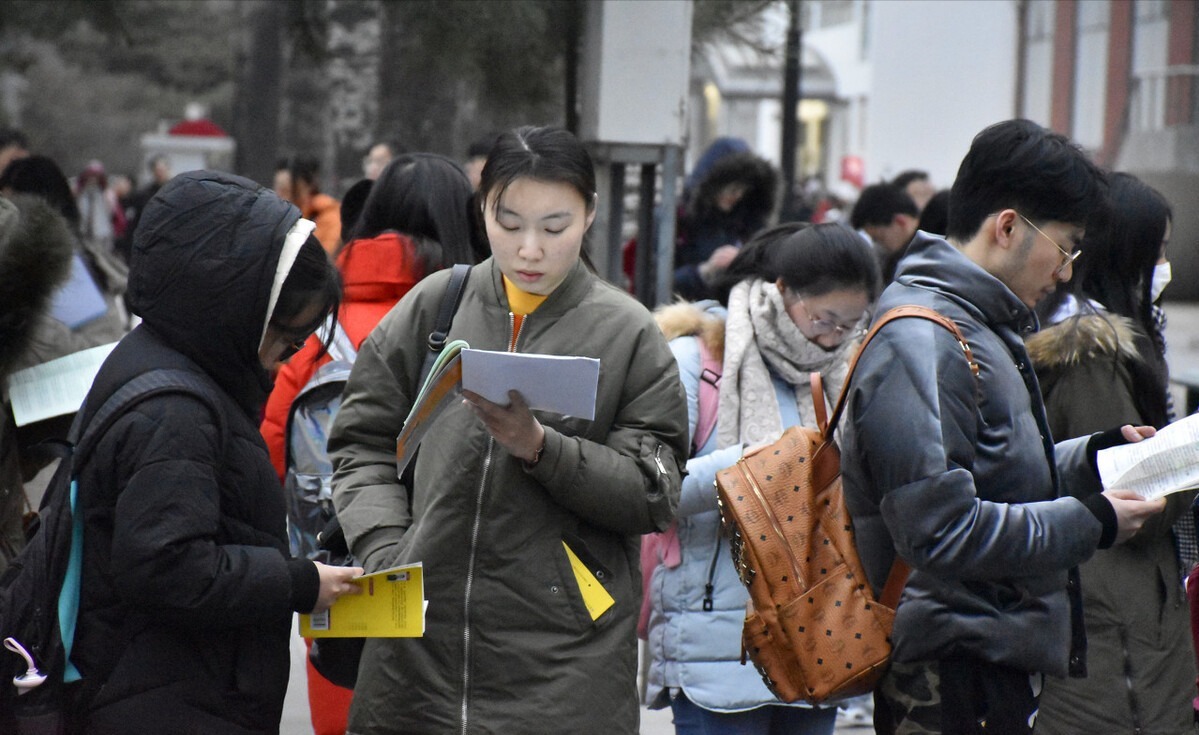 主力军|2022考研预报名已开始，考研热度居高不下，00后首次成主力军