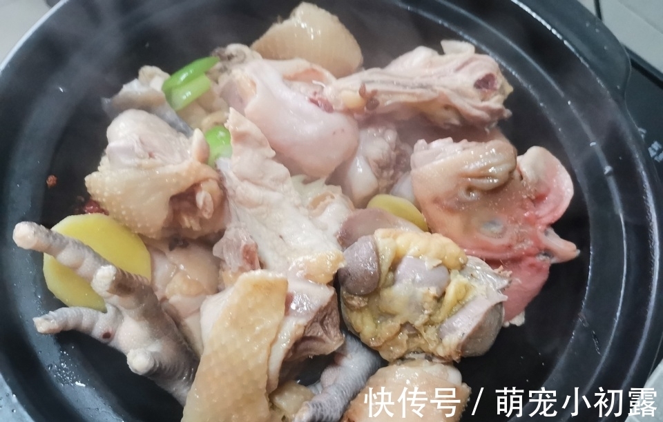 蘑菇|正月十五元宵节，餐桌来一锅它，简单易做鲜美好吃，寓意大吉大利