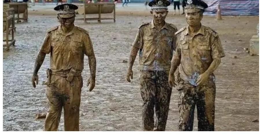 明星|一群明星来云南玩泥巴,看起来有点脏,寓意却很美好