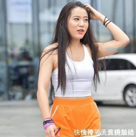 搭配|酷系风格的打底裤来喽,酷感十足还保暖,简单好学