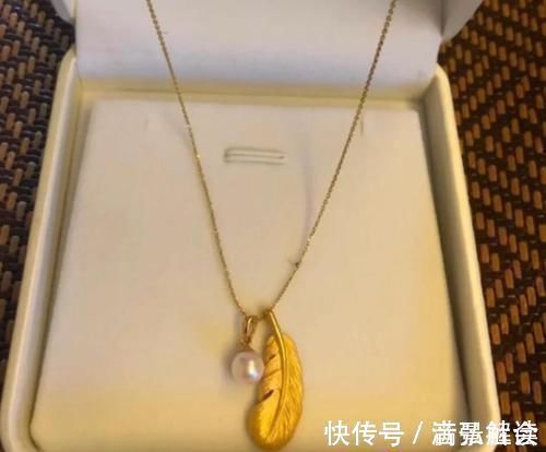 挂坠 黄金饰品终于打破古板的设计,时尚又新潮,这样的首饰是国风精品