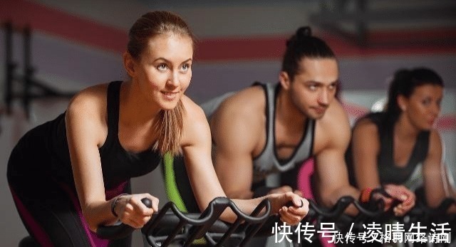 饮食|男人有8块腹肌,若长时间不健身饮食不注意,3个月后有什么变化