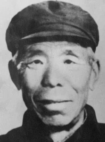 家里|西路军干部和部队失散,沿路乞讨被裁缝救下,后为其家人安排工作