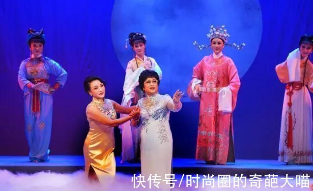 越剧&王文娟94岁风韵犹存,穿搭优雅又素净,骨子里就透出黛玉的温柔劲