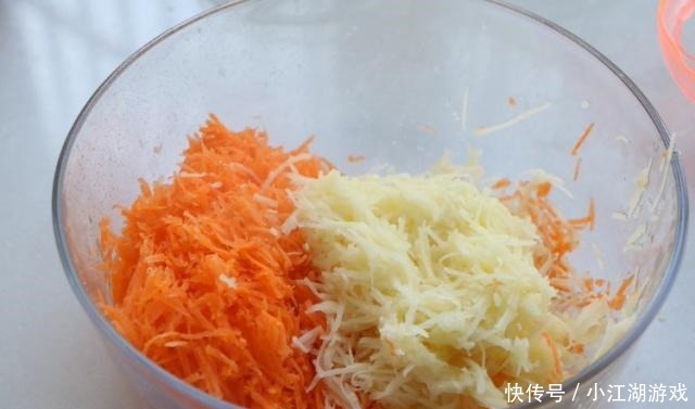 1个土豆1根胡萝卜，这做法百吃不厌，每周必做，每次1盘不够吃！