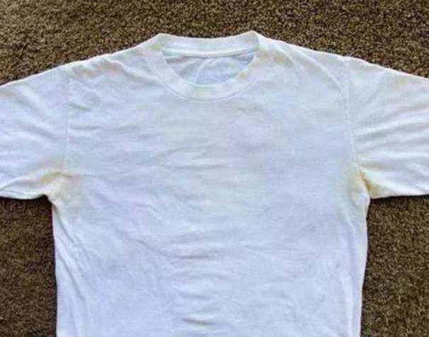 白色衣服发黄难清洗洗衣时添加以下3种东西，比洗衣粉还管用