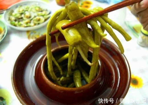 腌制豆角的方法|腌制豆角有人加食盐,有人加白酒,都不对,加它爽脆不生花