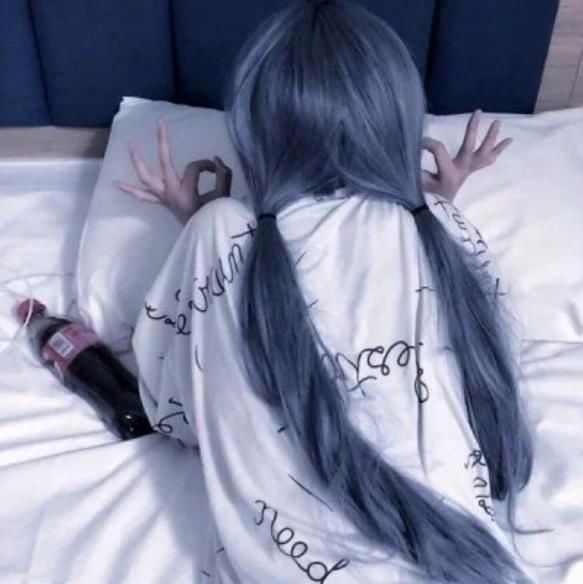 汉子|女生睡觉“头发都咋放”编起来的是淑女,大部分人活成了女汉子