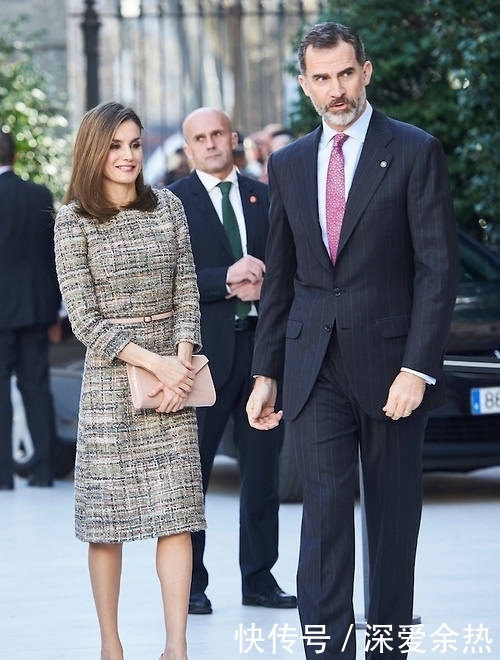 效果|西班牙王后又穿旧衣,加条腰带效果大不同,换个搭配温婉变惊艳