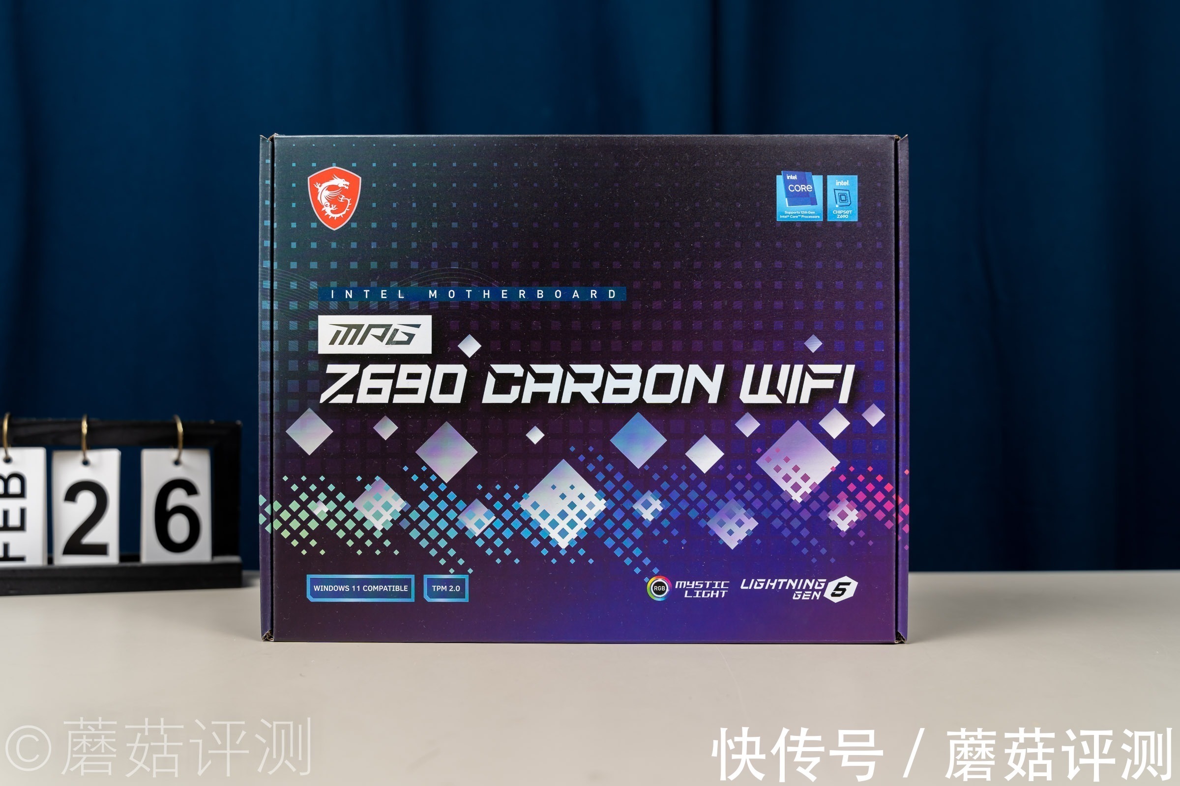 微星Z690|供电规格升级，标配五个M2插槽、微星Z690 CARBON WiFi暗黑主板