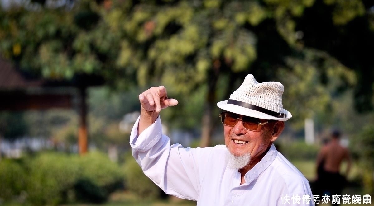 长寿|100岁夫妻长寿秘籍不吃面食,就做到“8字”,健康养生少生病