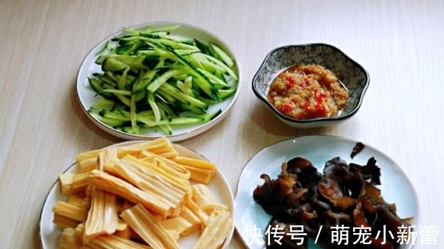 此菜万万不能隔夜吃，吃一次比吸烟的危害大，不懂就吃亏大了