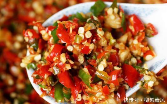 辣椒酱|做辣椒酱时,只放盐容易坏,多加这一步,辣椒酱不发霉,不长毛