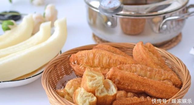 我家油条从不买,自己做各个空心,配方屡试不爽,我每次都成功