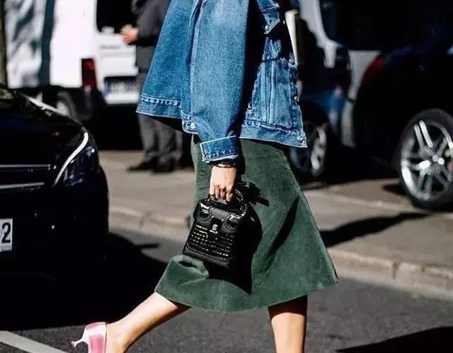 小裁 今年“小白鞋”已失宠了,开始流行这款“初恋鞋”,减龄时髦百搭!