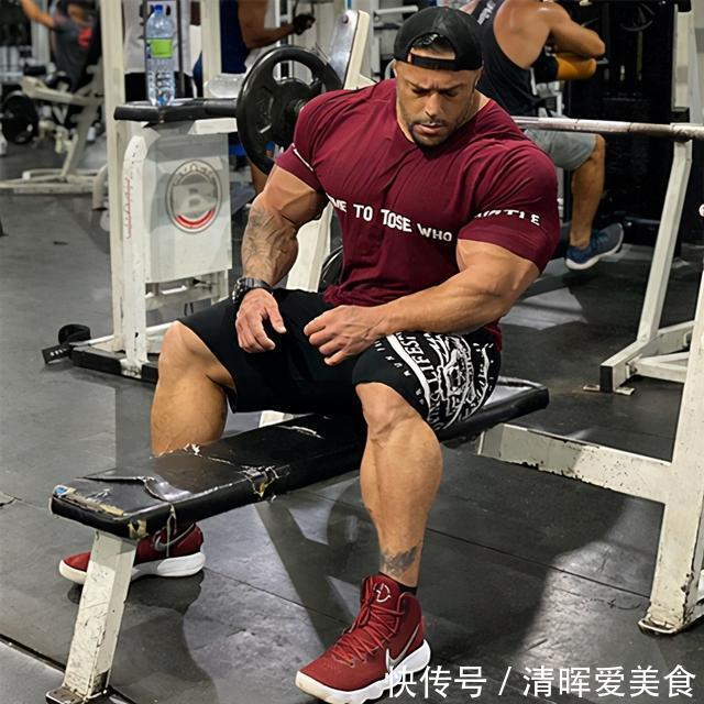 健美|巴西肌肉奶爸,体重130公斤,夸张的身材就像漫画里的人物一样