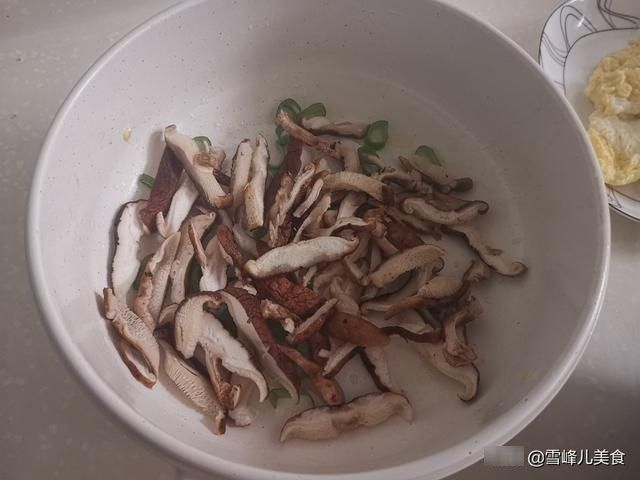 含有|立秋后，吃土豆吃山药不如多吃它，5分钟就出锅，鲜美好吃营养高