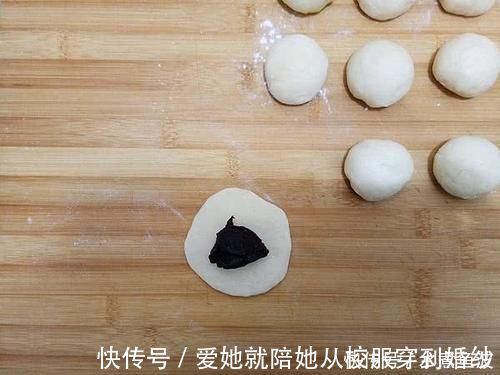 面团|以后面粉就这样做,加1个鸡蛋,不用烤不用蒸,比蛋糕都好吃