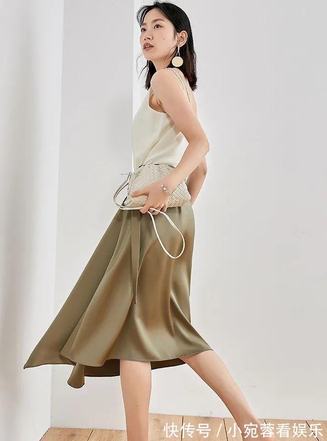 穿搭|女人穿“极简风”才是真高级，让你“看起来很贵”！