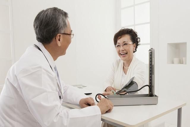 老太太|106岁老太太,血管年龄仅50岁,诀窍不是喝水运动,而是这2件事