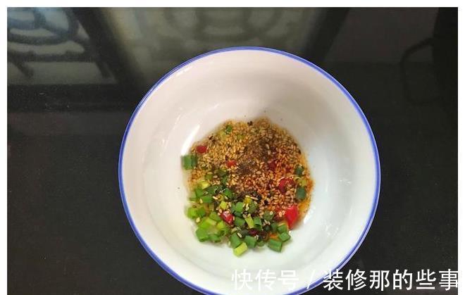 酸汤|酸汤馄饨好不好吃，汤汁是关键，教你调制方法，酸辣开胃，太香了