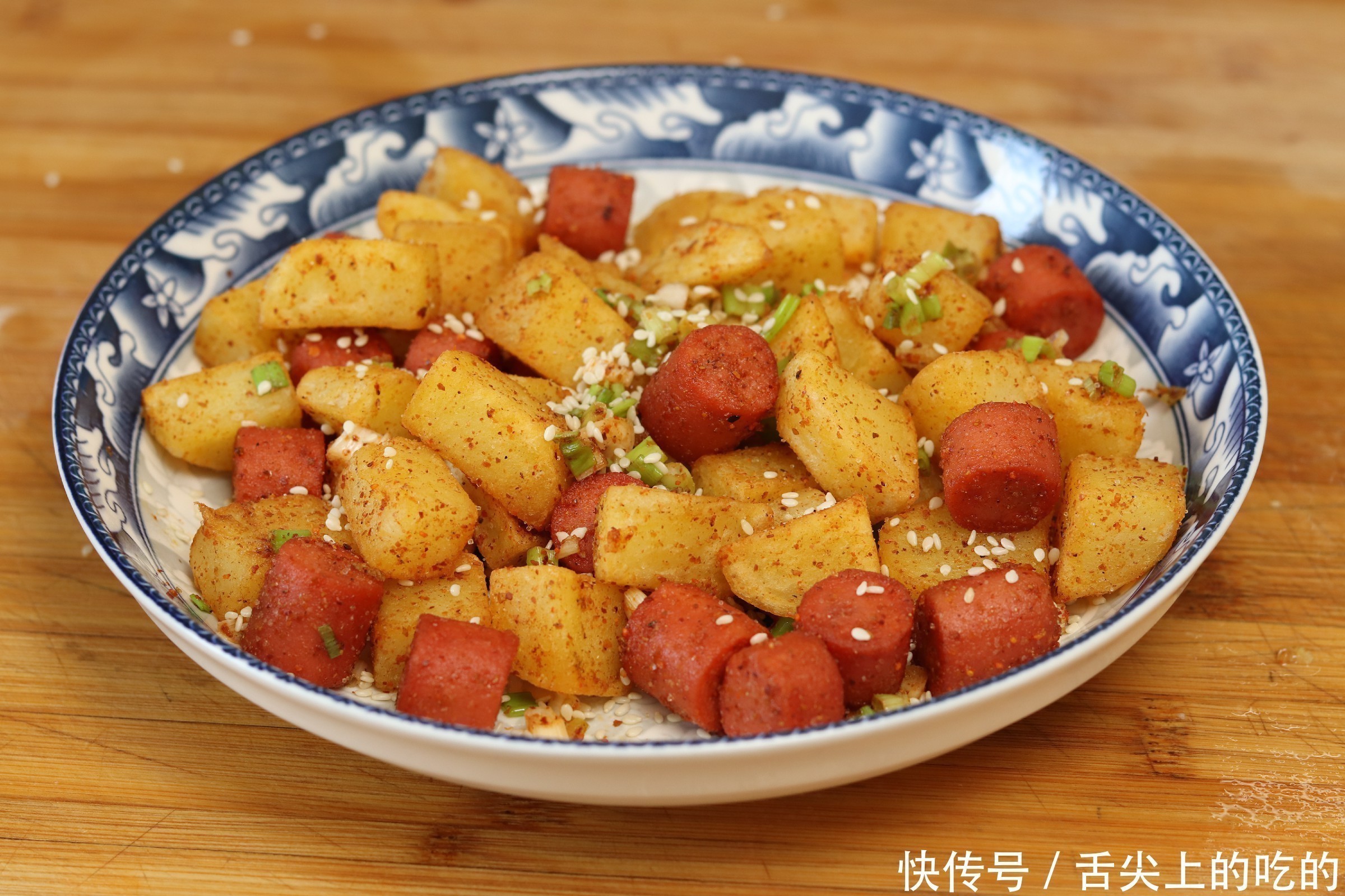 吃肉|土豆别炒着吃了，教你一个新做法，我家一周吃5次，比吃肉还过瘾